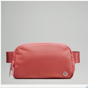 NWT Lululemon Everywhere Belt Bag Brier Rose Extended Strap Version